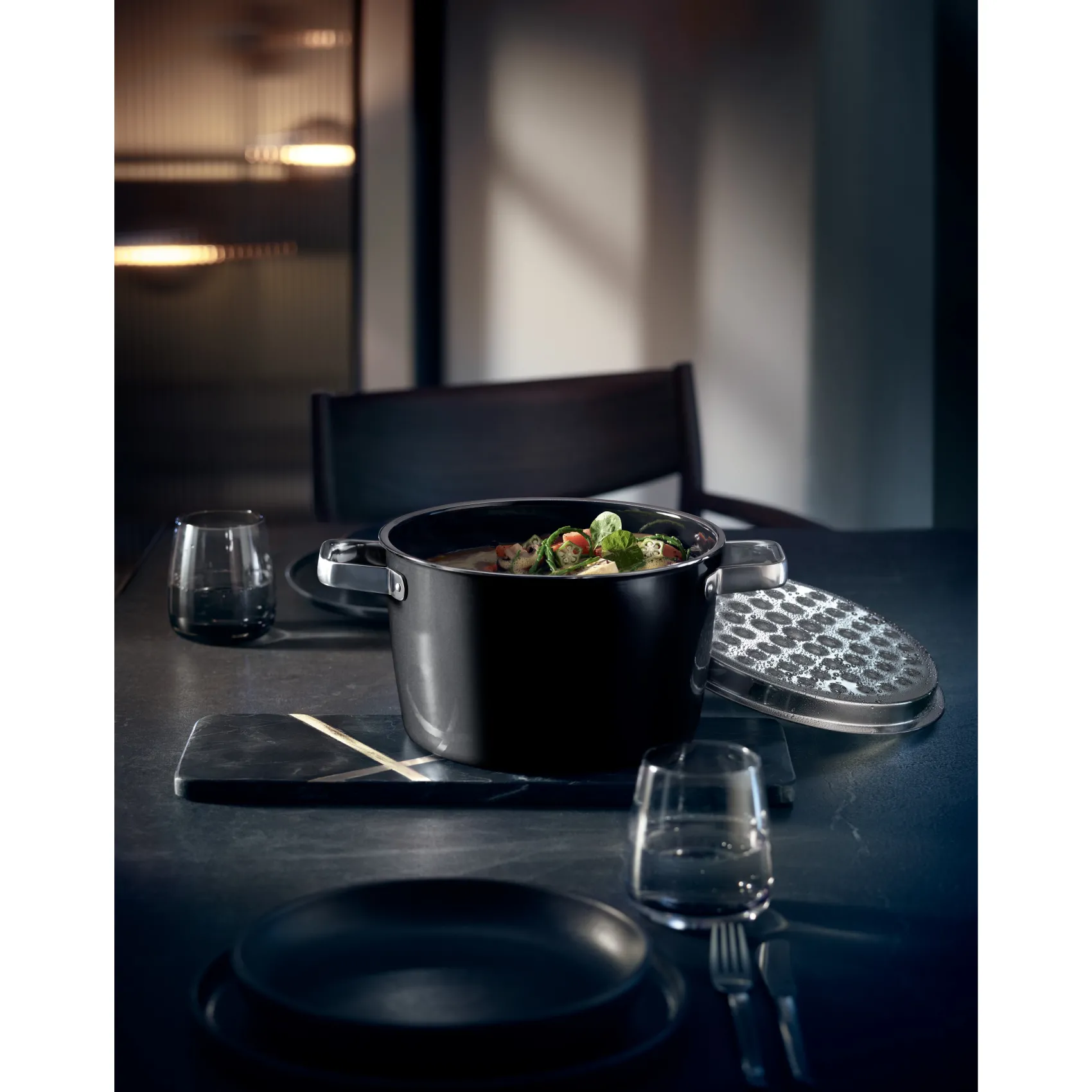 WMF Bratentöpfe|Fusiontec Aromatic Bratentopf mit Deckel, 22 cm, Black
