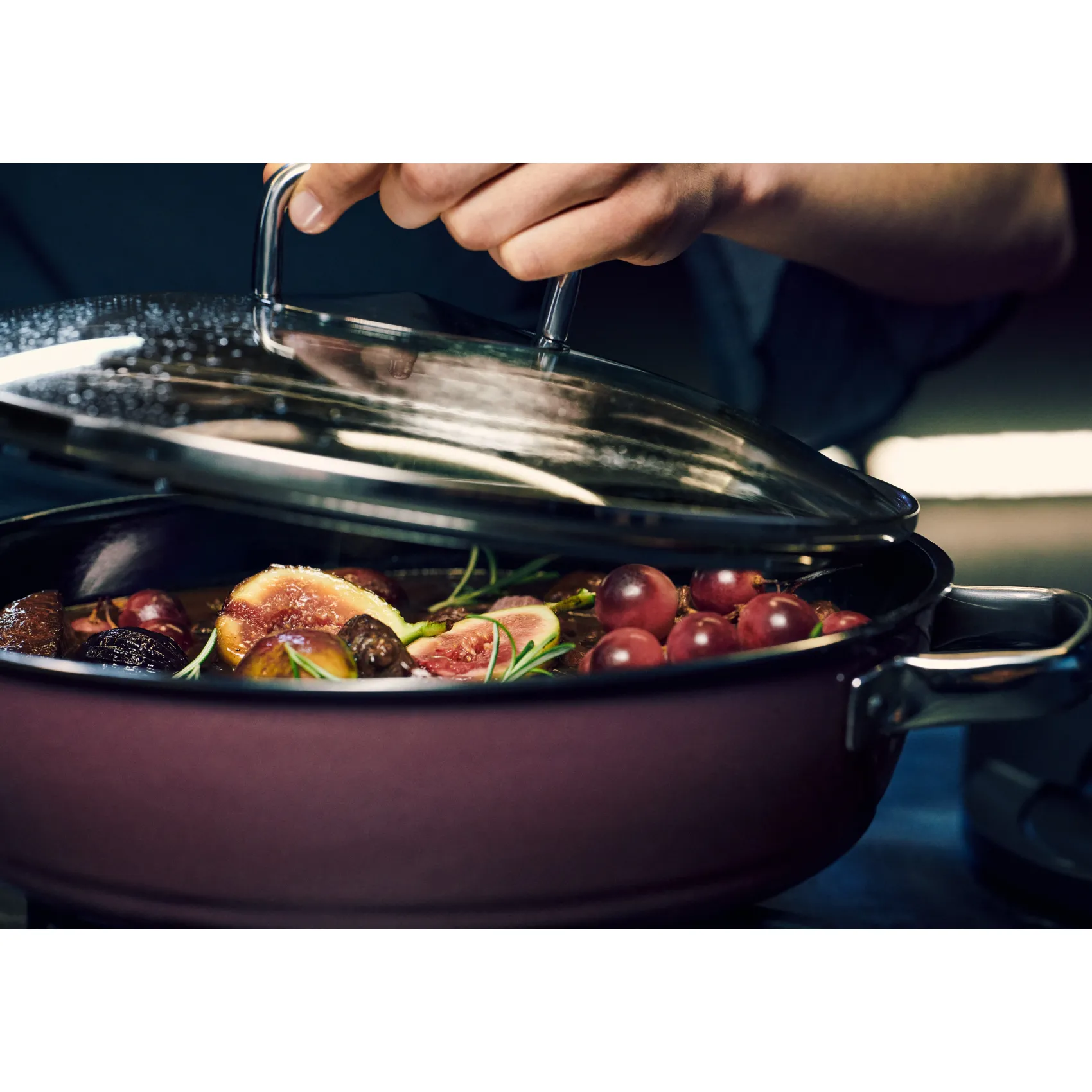 WMF Schmorpfannen|Pfannen Mit Deckel|Fusiontec Mineral Schmorpfanne mit Glasdeckel, 24 cm, Black